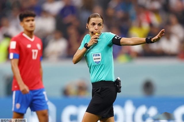 世界杯史上首��女性裁判�M登��